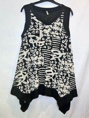 India Boutique Sleeveless Handkerchief Hem Tunic Top. One Size